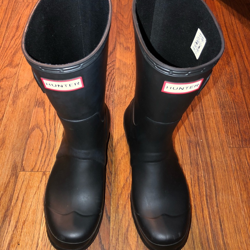 Hunter short matte black boots